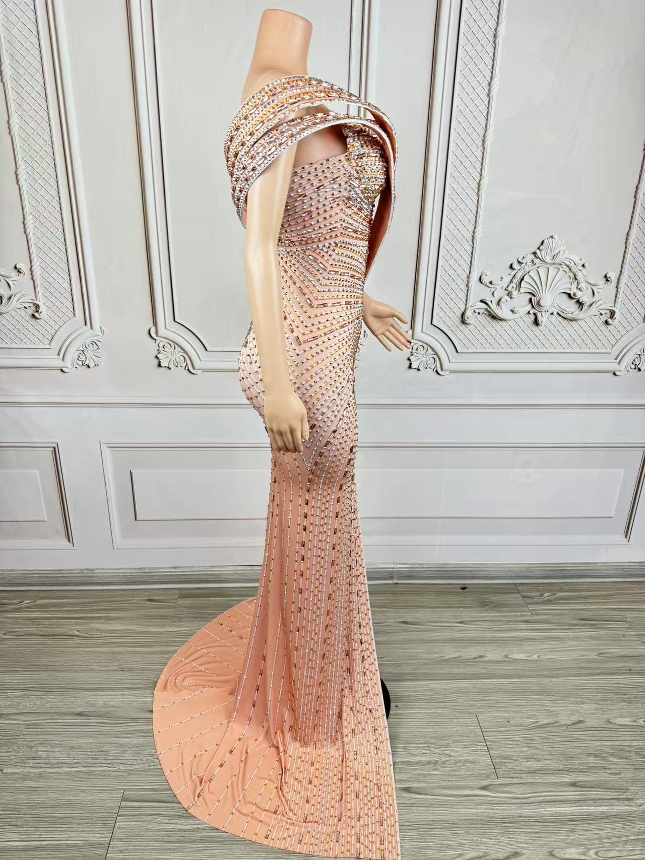 Xiangbin Sparkly Crystals Form - Women Formal Wear Photoshoot ulasan dan harga